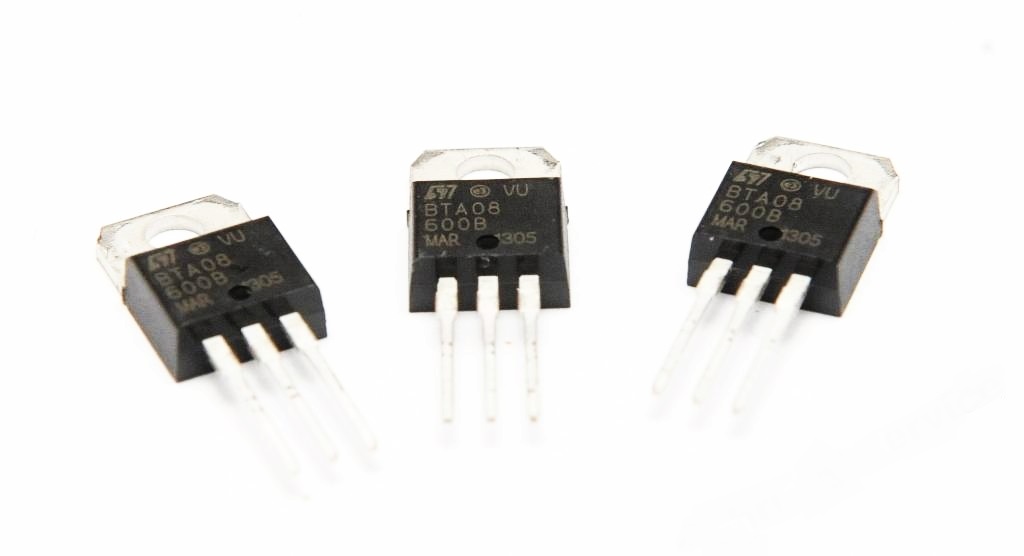

Triak BTA08-600B BTA08 600 B 8A 600V TO220 Fv