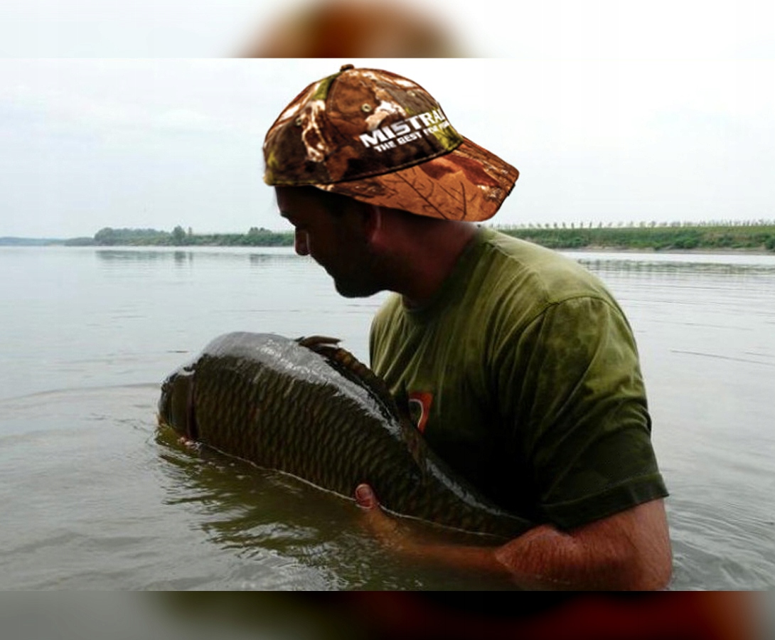 CZAPKA Z LATARKA DLA FANÓW MISTRALL LAMPKA 5 LED Model CAMUFLAGE