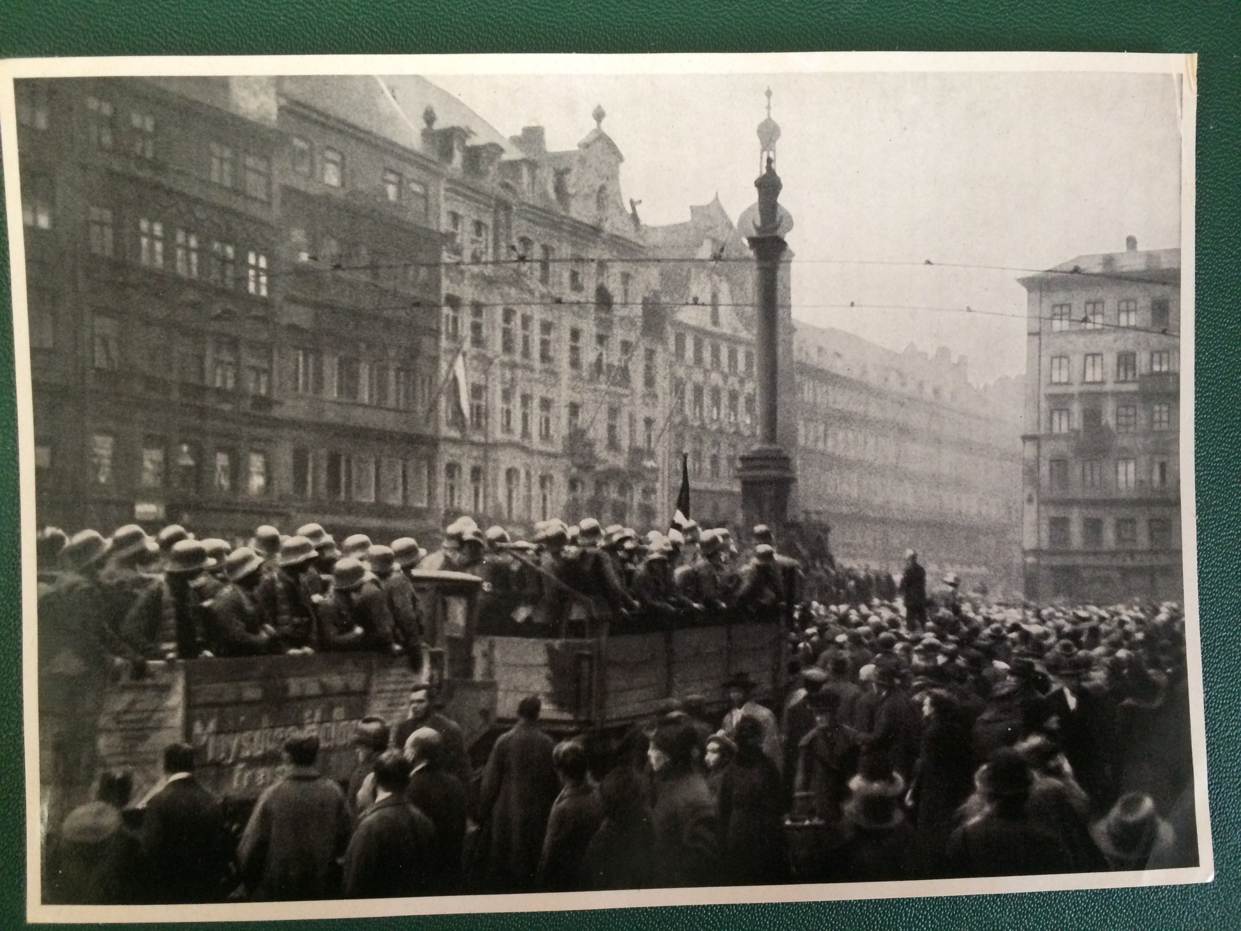 Пивной путч в мюнхене дата. Пивной путч в мюнхене 1923. 9 ноября 1923 года пивной путч. Пивной путч в мюнхене дата. Пивной путч в мюнхене дата.