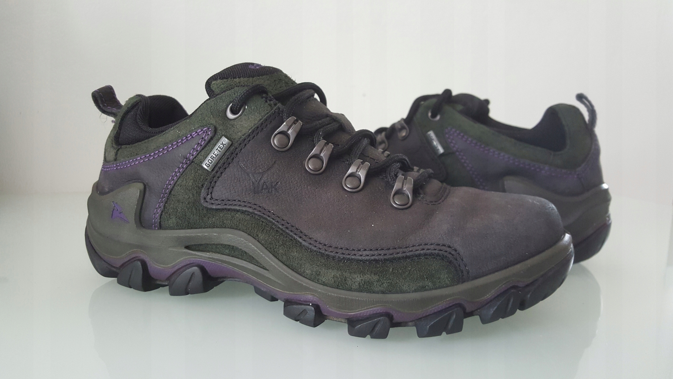 ecco yak gore tex walking boots