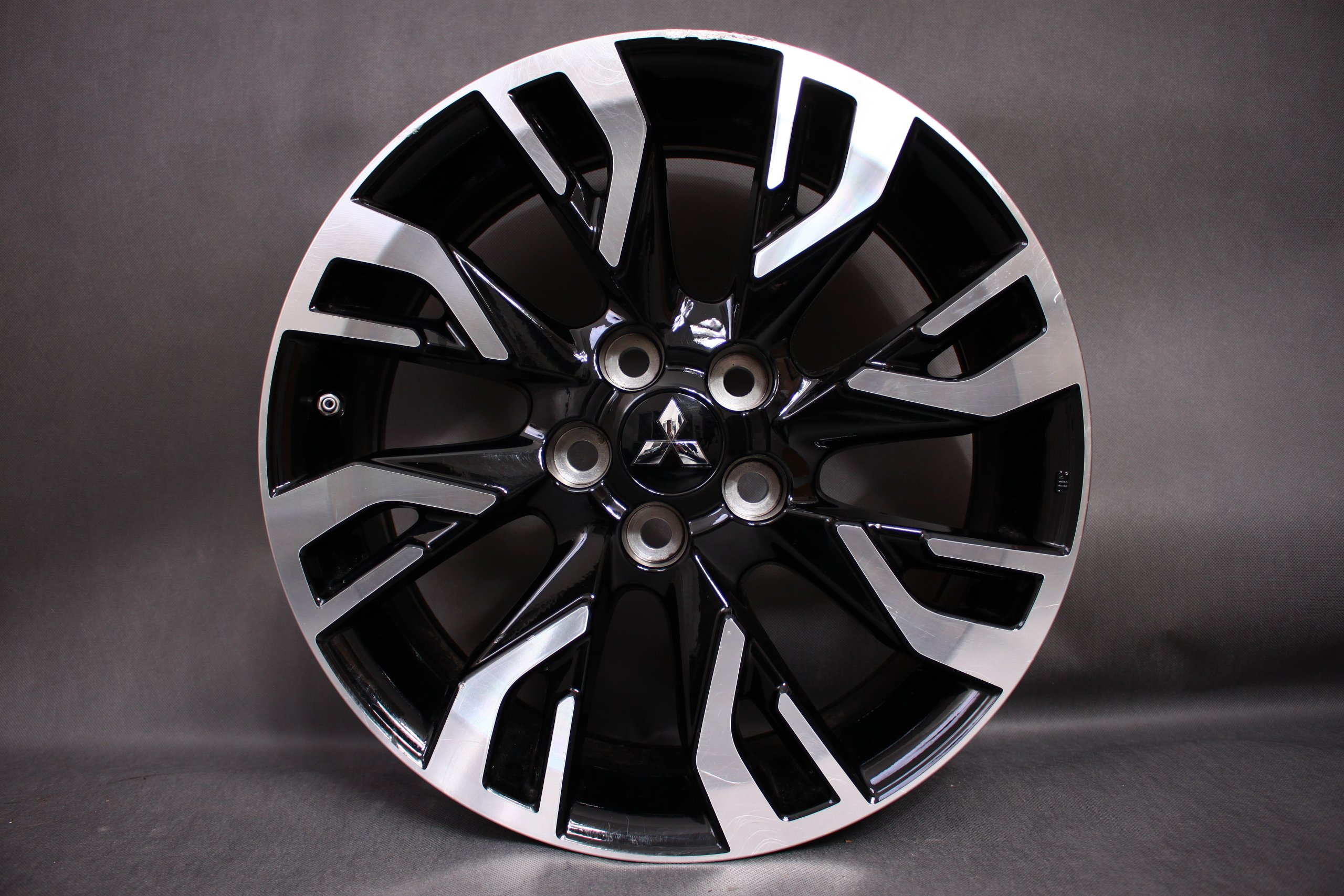 MITSUBISHI OUTLANDER III 16r LIFT FELGI 18 5X114,3 - 7251168871 ...