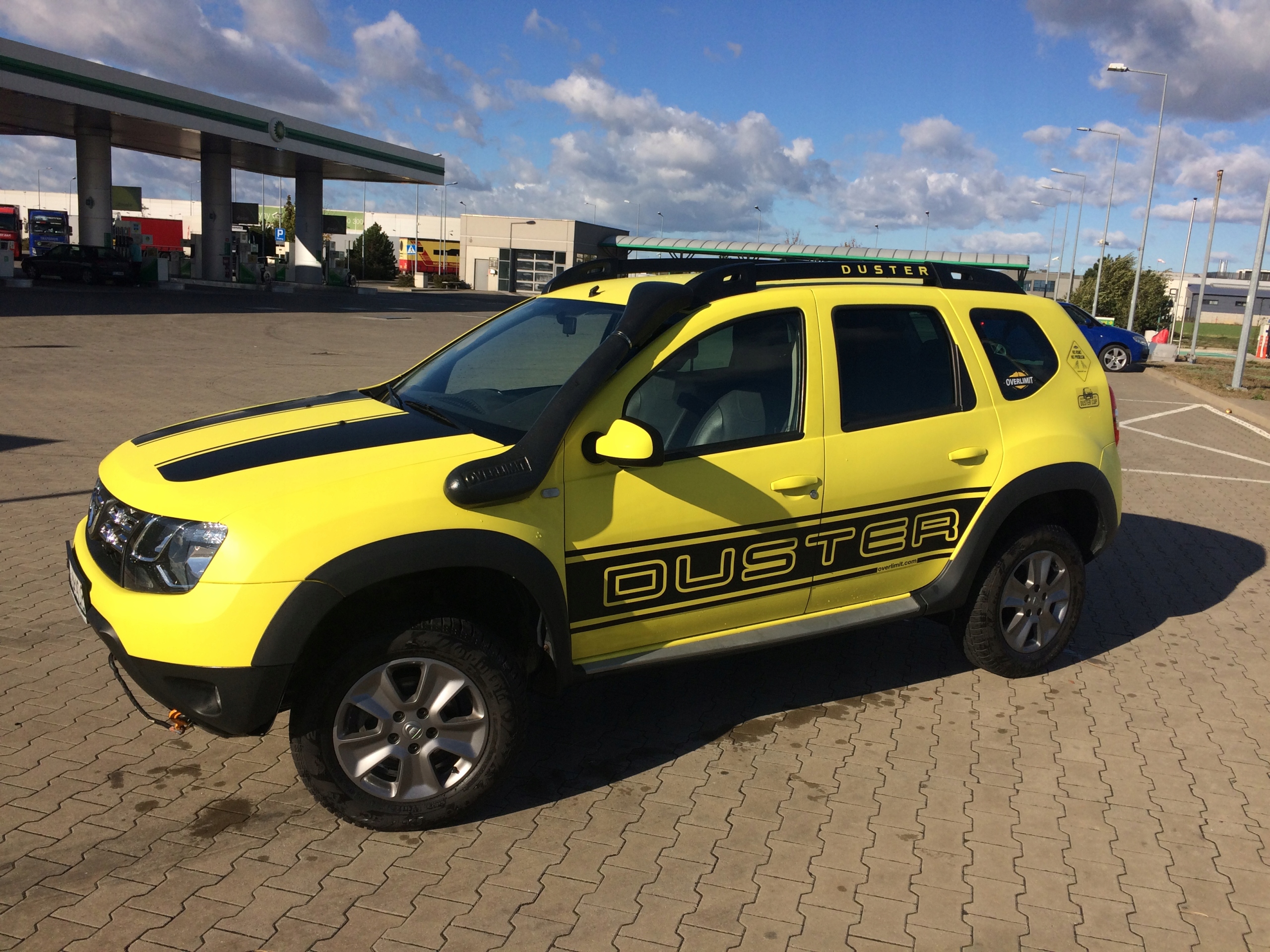 Dacia Duster 4X4 OVERLIMIT 7634413222 oficjalne Dacia Duster 4X4 OVERLIMIT 7634413222 oficjalne
