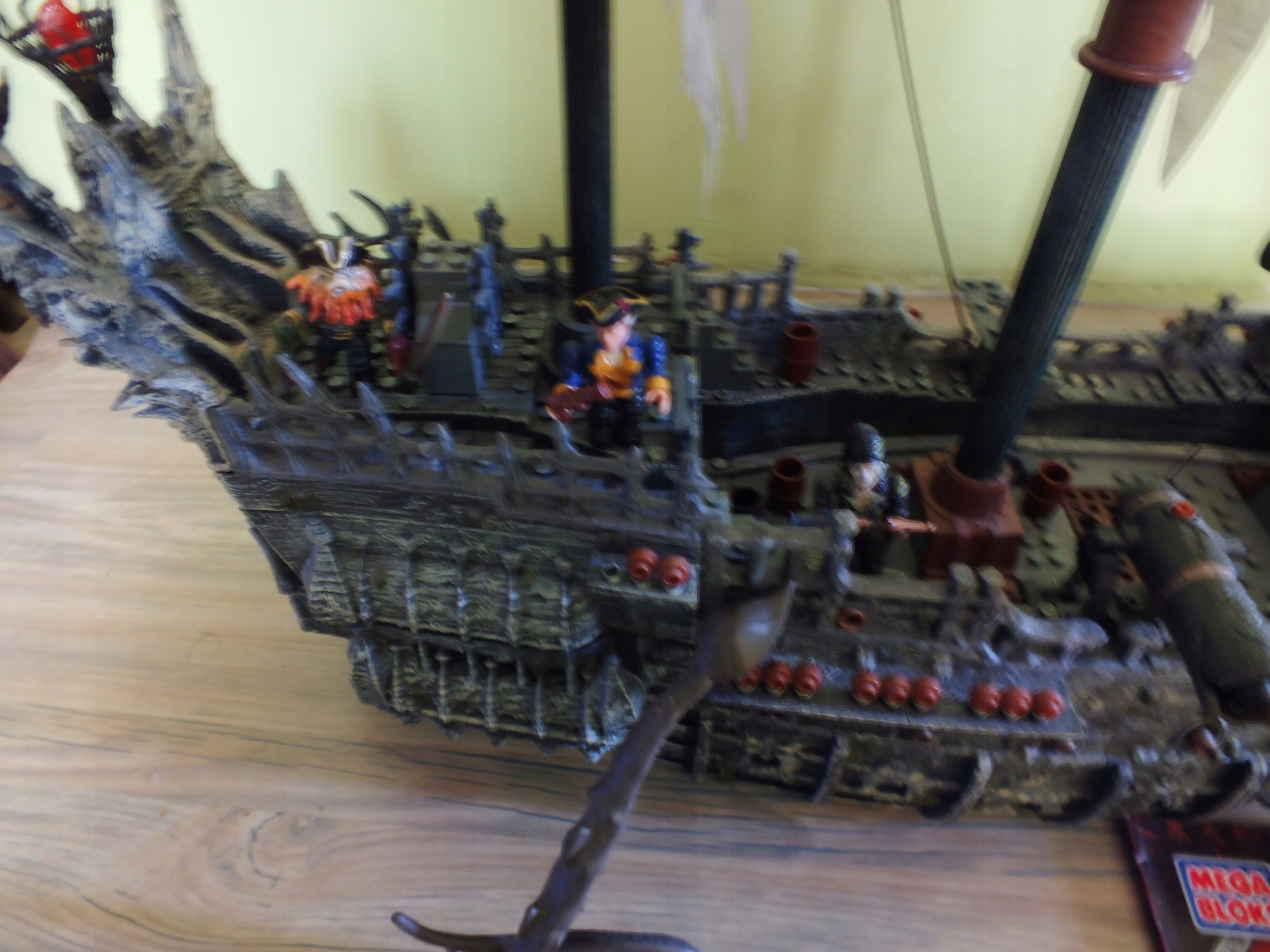 Mega Bloks Piraci 1067 Latający Holender + kraken 7542647947