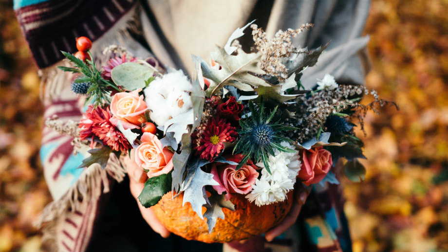 Jesienne Ozdoby Prosto Z Ogrodu Kwiaty Liście I Owoce Do