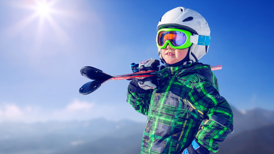 Kask narciarski dla dziecka. Jak wybrać odpowiedni?