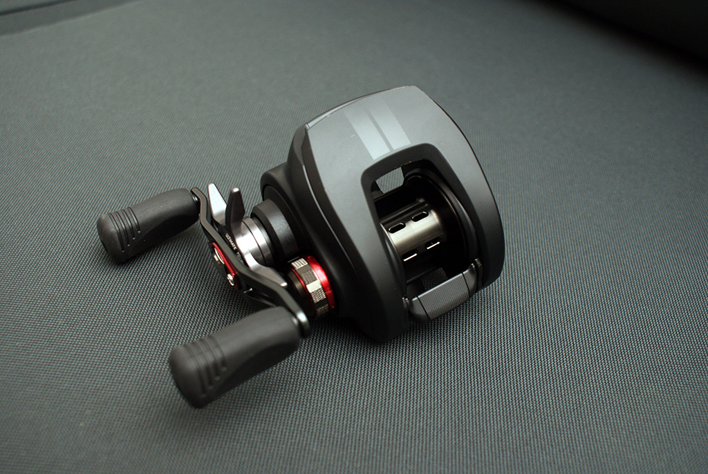 ダイワ Z2020SH BLACK LIMITED 純正RCS予備スプール付き ダイワ Z2020SHL BLACK LTD ダイワ Z2020SH BLACK LIMITED 純正RCS予備