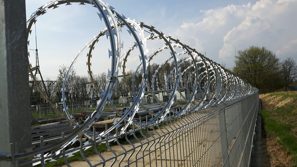 MONTAŻ ZASIEKÓW CONCERTINA DRUT OSTRZOWY ZASIEK