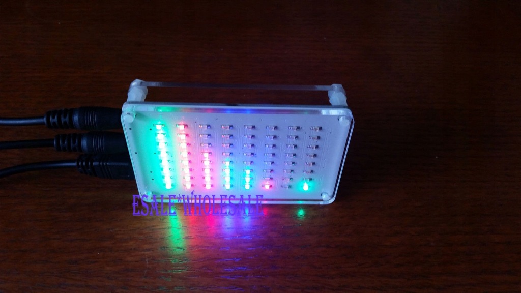 Analizator widma akustycznego 8*8 RGB LED złożony