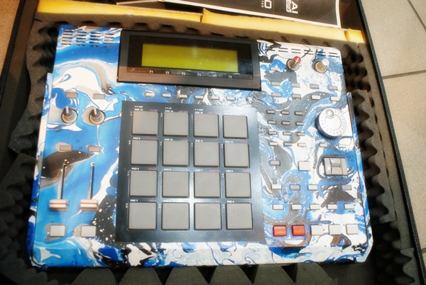 AKAI MPC 2500  + CASE UNIKAT !
