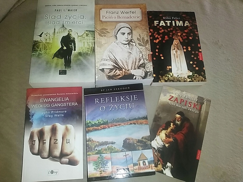 Zestaw książek powieści religijne