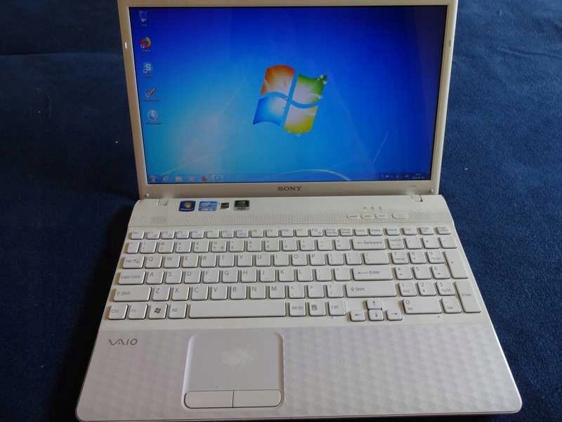 SONY VAIO Note PCG-71B11N Laptop Computer Color Pink AC