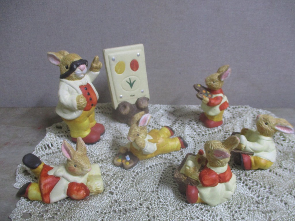 CERAMICZNE ZAJĄCE ZAJĄCZKI FIGURKI SZKOŁA ŚWIĘTA