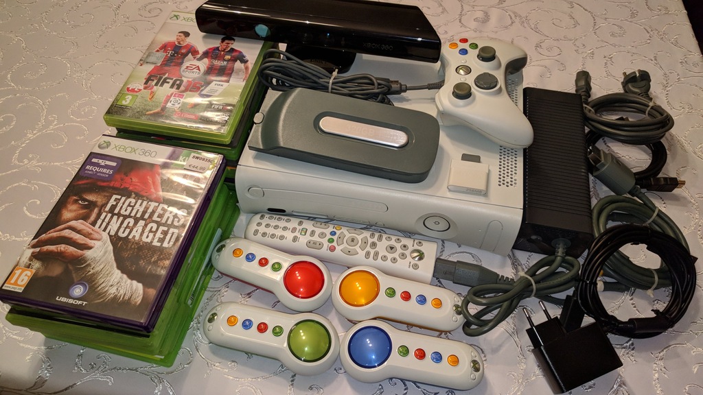 XBOX360 XBOX 360 ARCADE 320GB KINECT 15GIER PILOT 7288265065 oficjalne archiwum Allegro