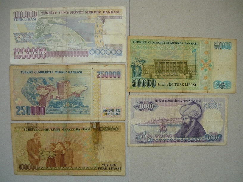 5 banknotów: Turcja. Każdy inny.