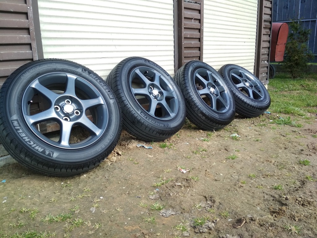 Koła do Yaris TS 175/65/15 (OEM felgi)