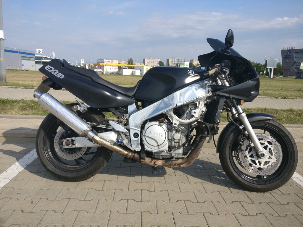 YAMAHA FZR 1000 145KM, EXUP NAKED OD LOOMBARD