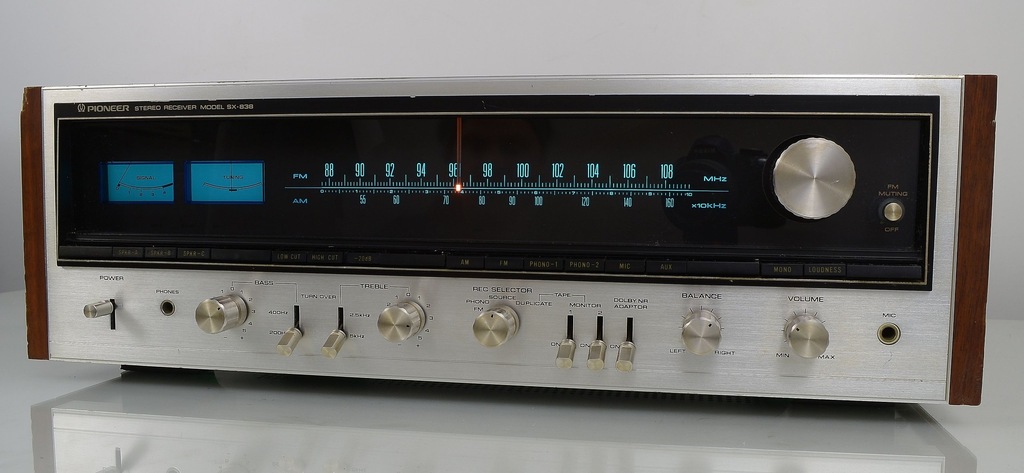 PIONEER SX-838 Wysokiej klasy amplituner stereo .