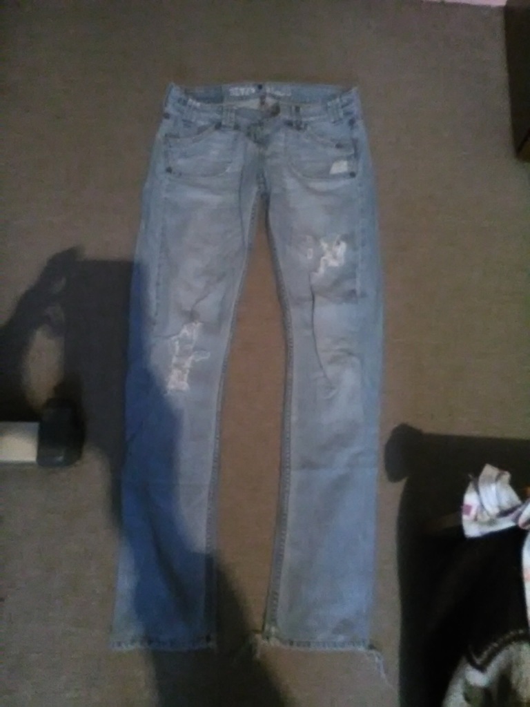 Spodnie jeansowe firmy RIVER ISLAND