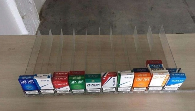 Wypychacze - szafa podajnik do papierosów tytoniu