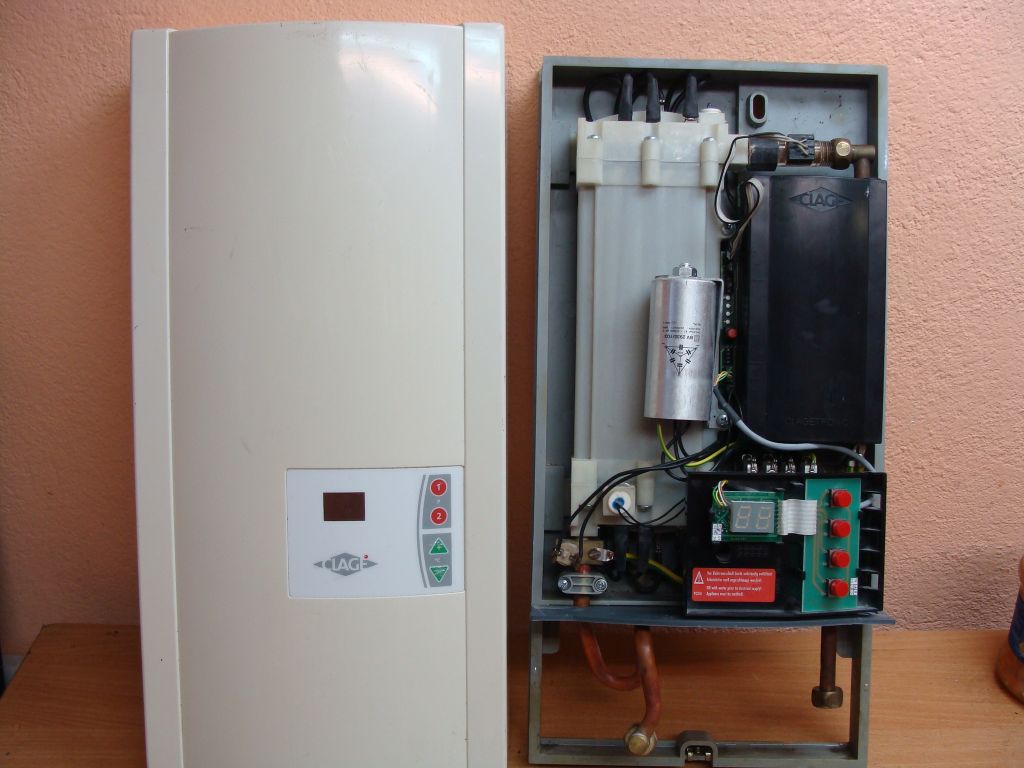 PODGRZEWACZ PRZEPŁYWOWY CLAGE DX 24 ELEKTRONICZNY