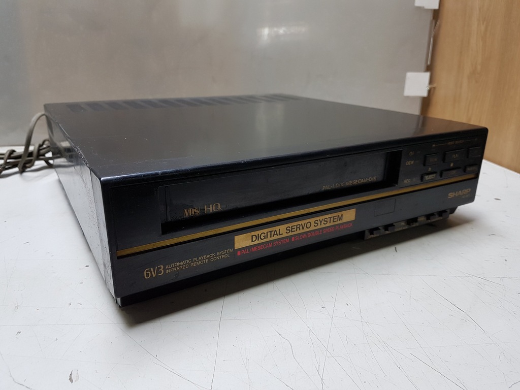 ODTWARZACZ VHS MAGNETOWID SHARP VC-6V3DP BCM