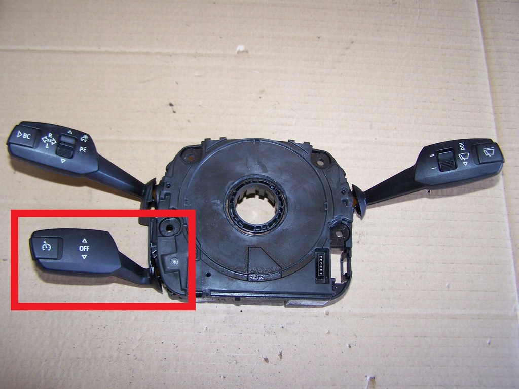 PRZEŁĄCZNIK MANETKA TEMPOMAT BMW E90 E91 01308100