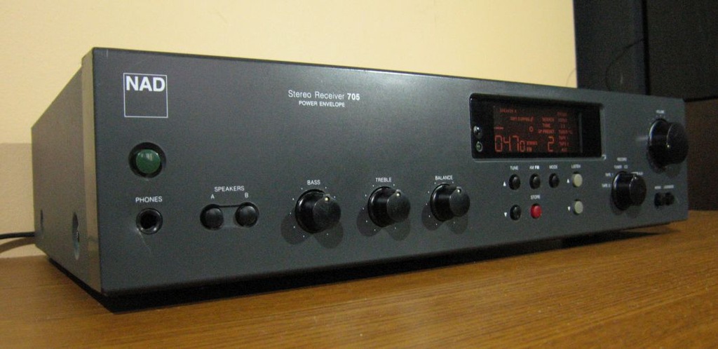 NAD 705 REWELACYJNY AMPLITUNER ŚWIETNE BRZMIENIE