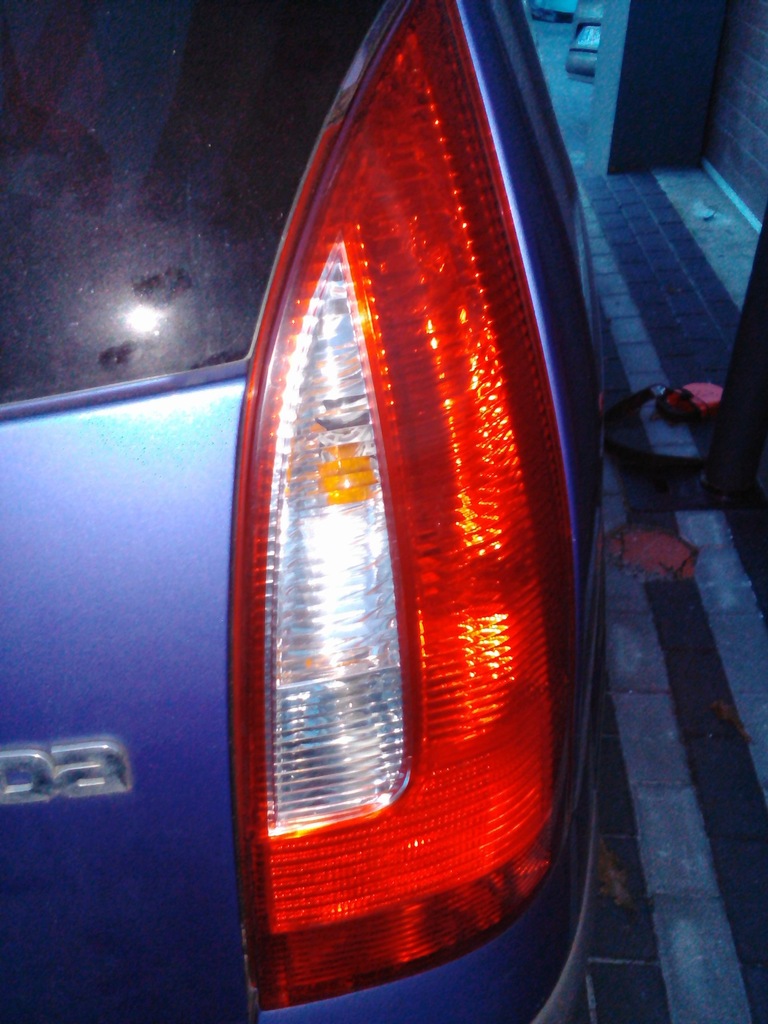 Lampa tylna prawa ORYGINAŁ Mazda Premacy 7227056602