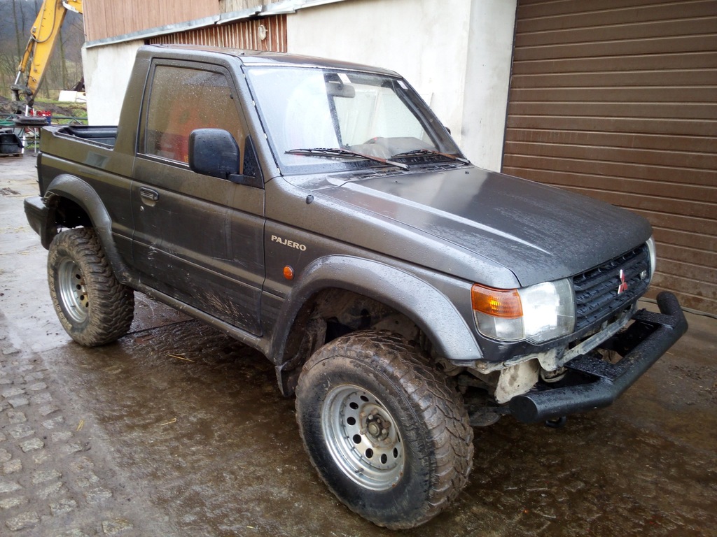 Mitsubishi pajero samurai