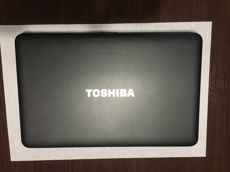 Laptop Toshiba Satellite C850D - dobry stan