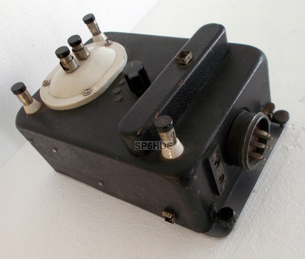 Skrzynka antenowa z kalibratorem radiostacji RSB-5