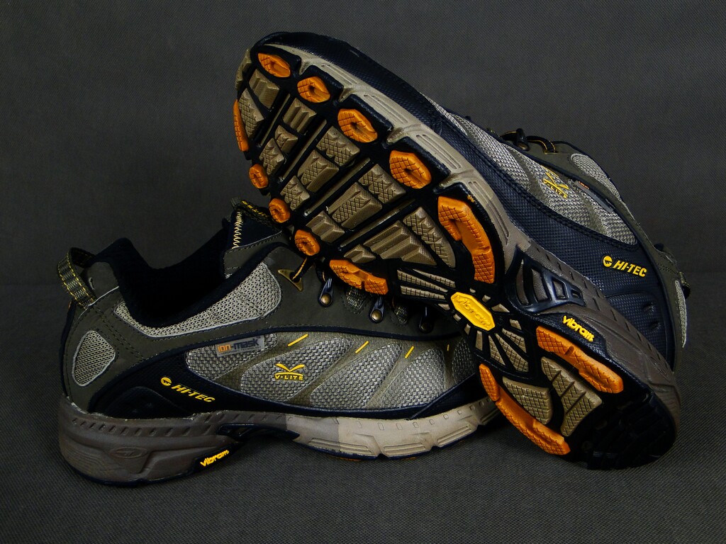 hi tec vibram boots