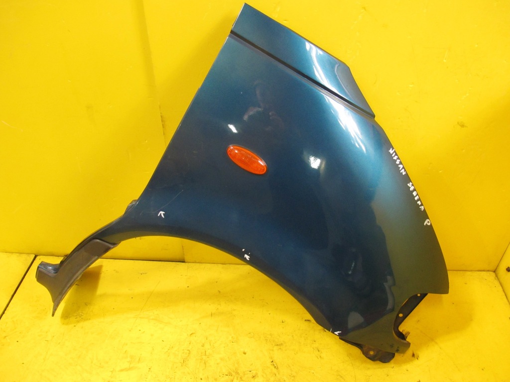 NISSAN SERENA VANETTE BŁOTNIK PRZÓD PRAWY 1997