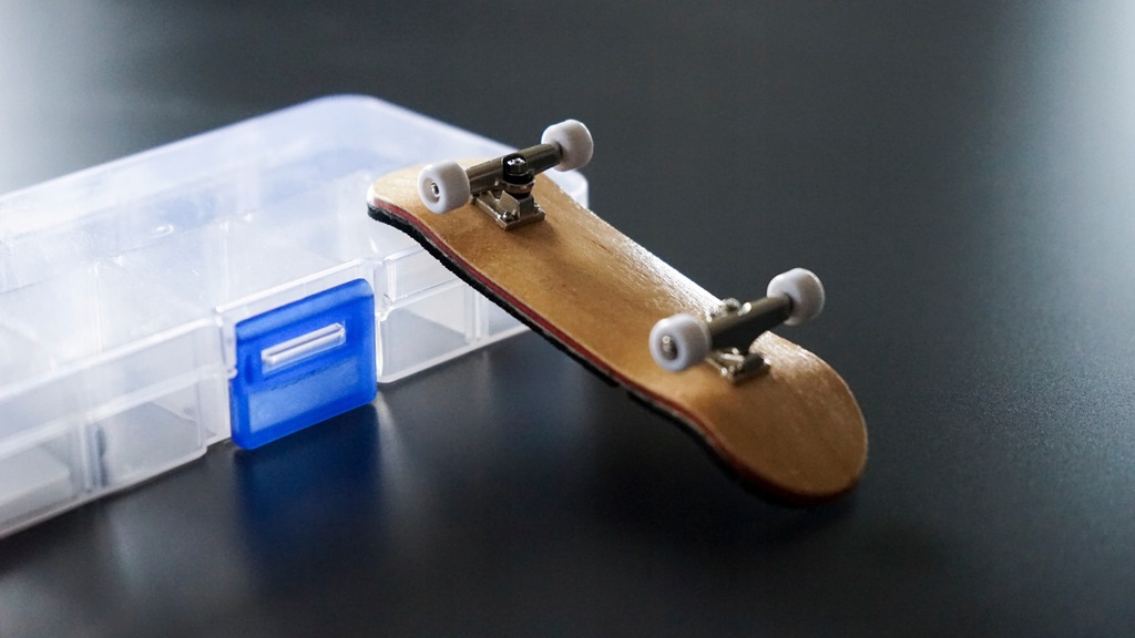 Drewniany FINGERBOARD pro, komplet, koła + łożyska 7761010762