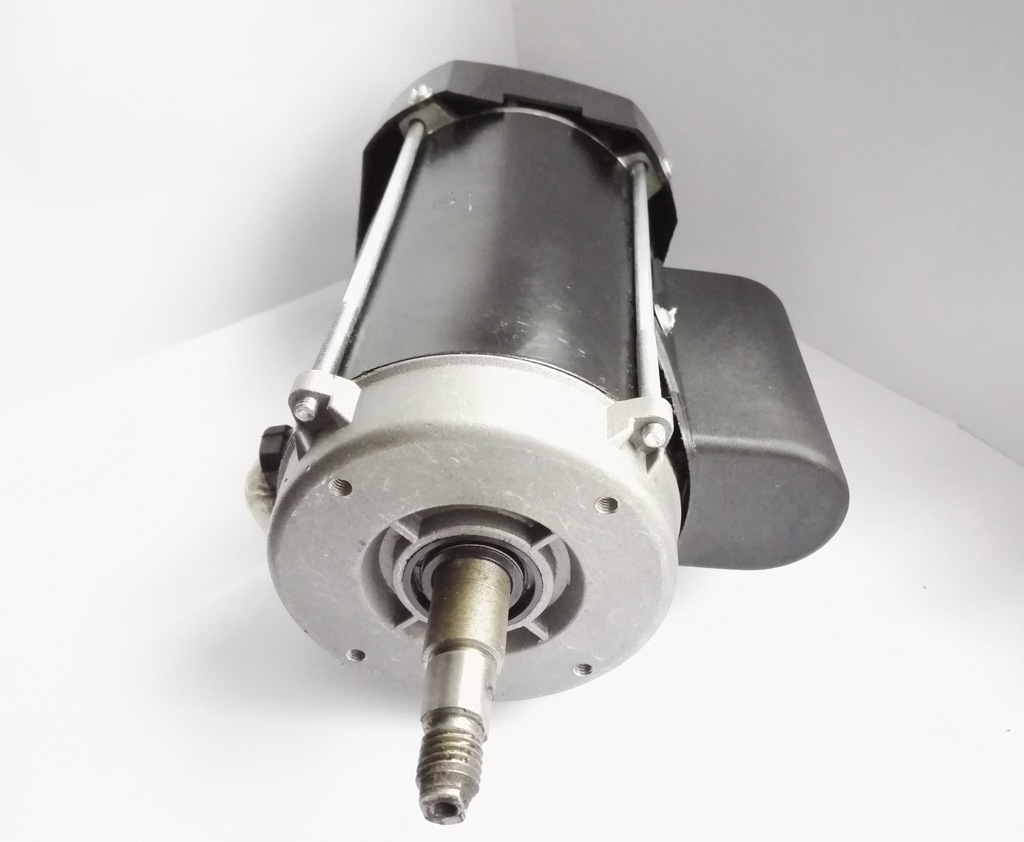 Silnik piła Einhell TH-TS 820