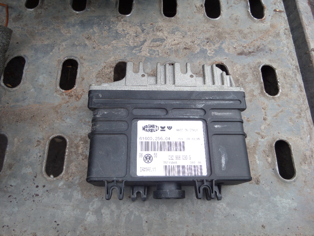 KOMPUTER STEROWNIK 032906030G VW GOLF III 1.6 AEE