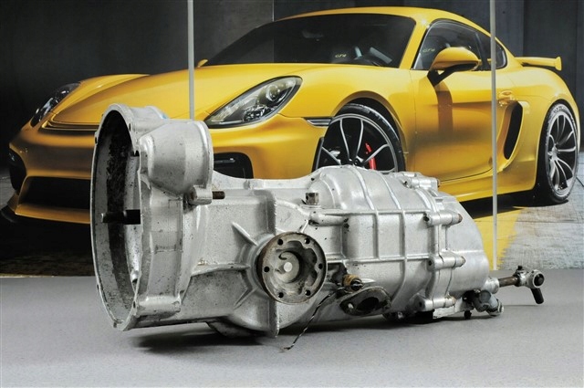 Porsche 911 Skrzynia biegów 5-bieg. 902.1 uszkodz.