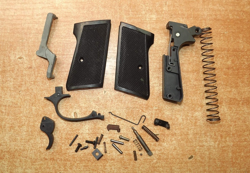 PISTOLET WALTHER SUPER PP kal.9mm - zestaw części