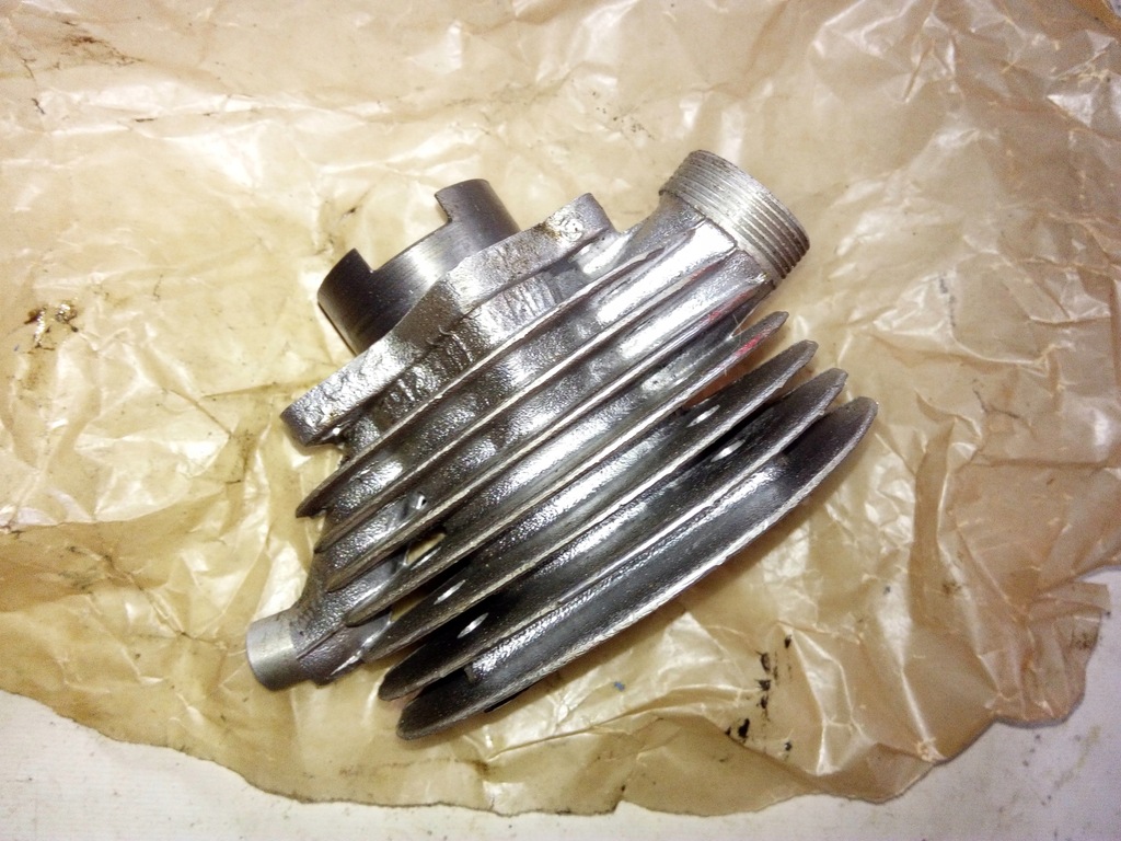 CYLINDER GAŹNIK G12 KOMAR SZTYWNIAK 232 NOWY ZMD