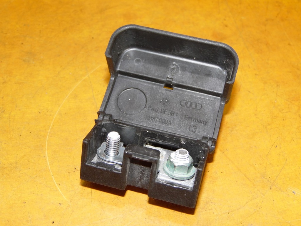 BEZPIECZNIK AKUMULATORA AUDI A4 B6 8Z0941824C