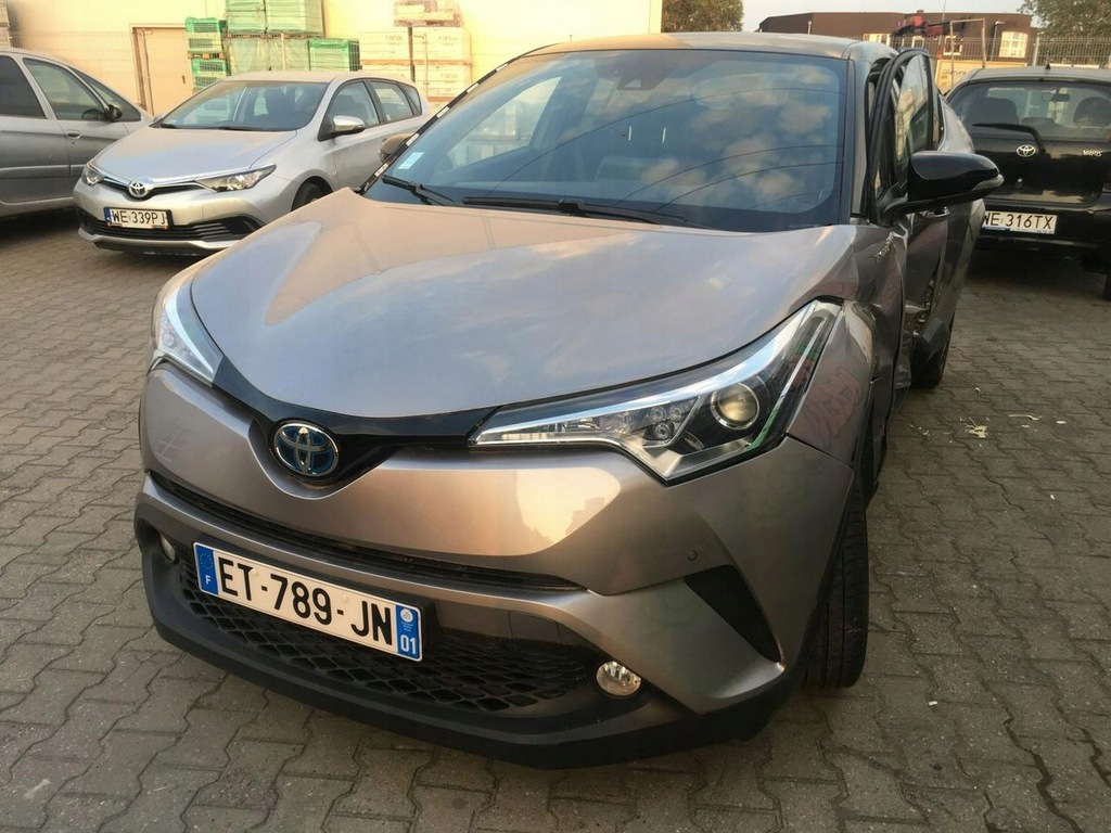 Toyota CHR hybryda 2018r cena 69900zł 7552357606