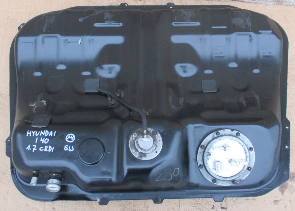 HYUNDAI I40 1.7CRDI zbiornik paliwa pompa kombi 14