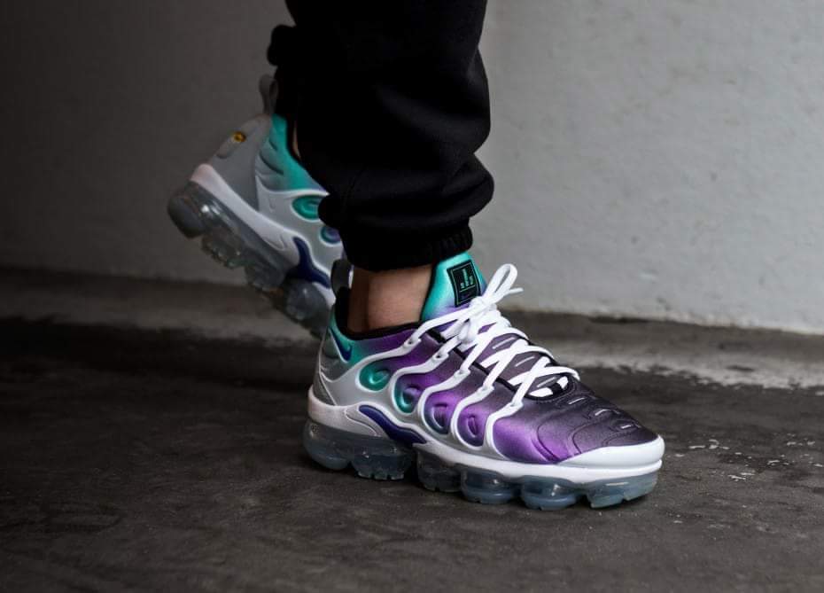 vapormax white and purple