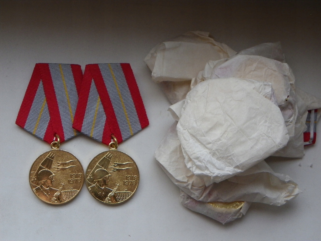 Zestaw medale 60 lat siłom zbrojnym(nowe) 10 szt