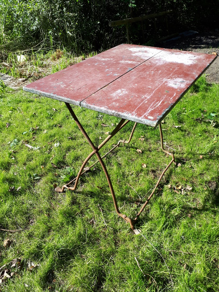 Stary stół ogrodowy,kuty-nitowany