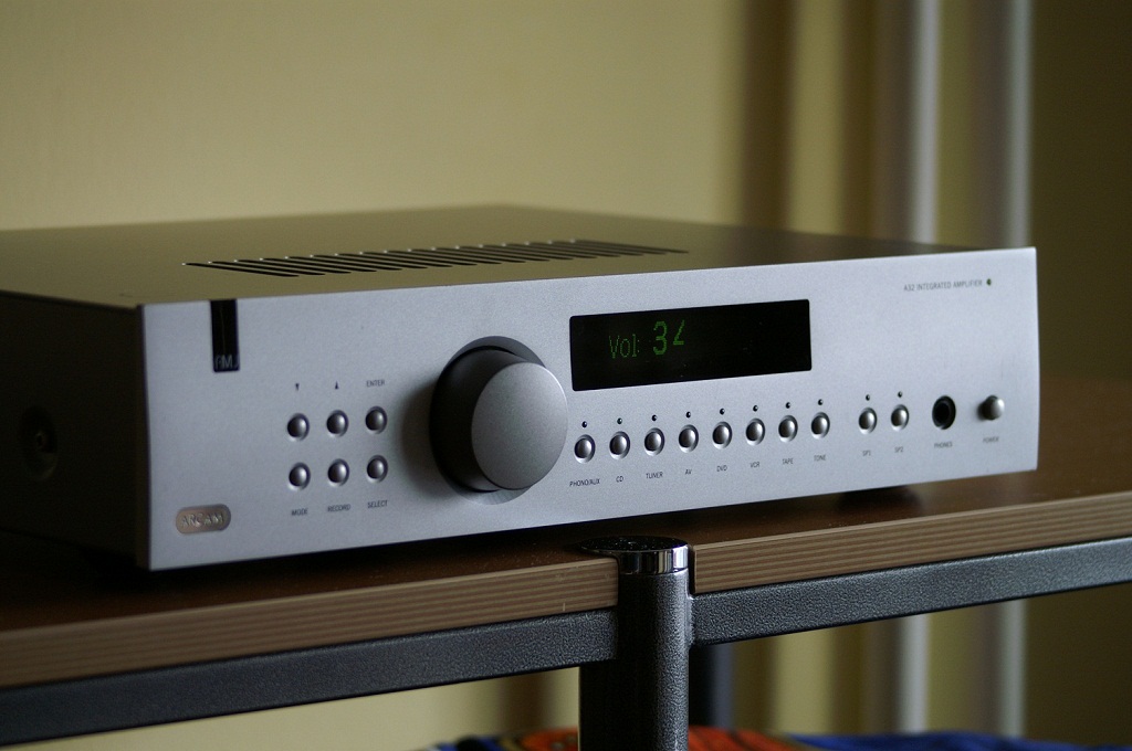 Wzamcniacz Arcam A32 Srebrny
