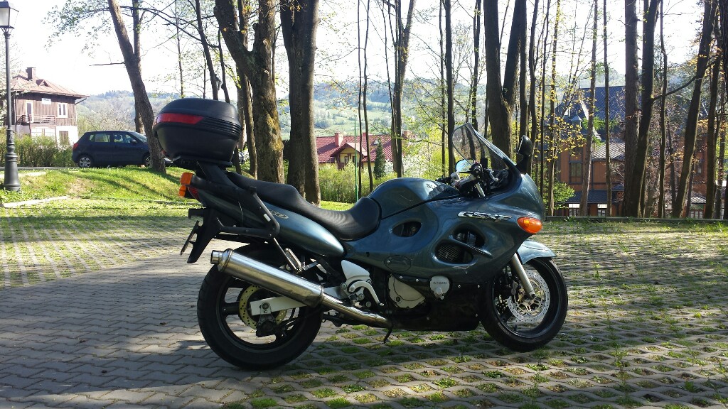 Suzuki gsx 750f katana