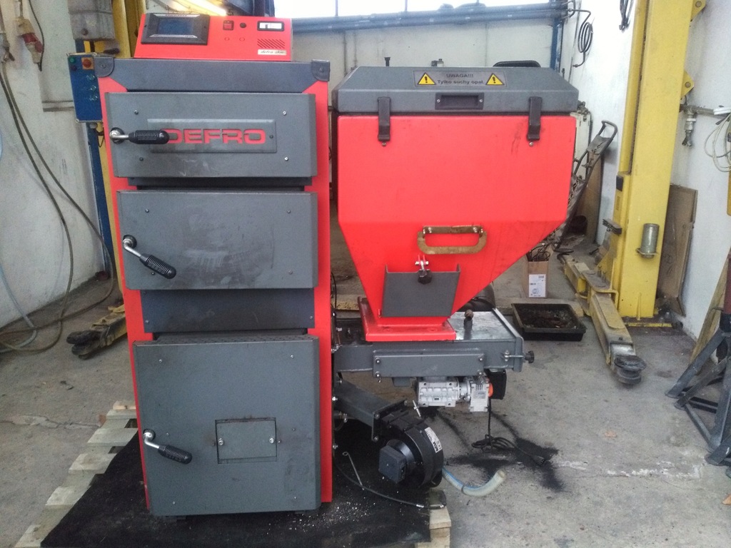 Piec z podajnikiem Defro AKM II 22kW, 2 pompy wody