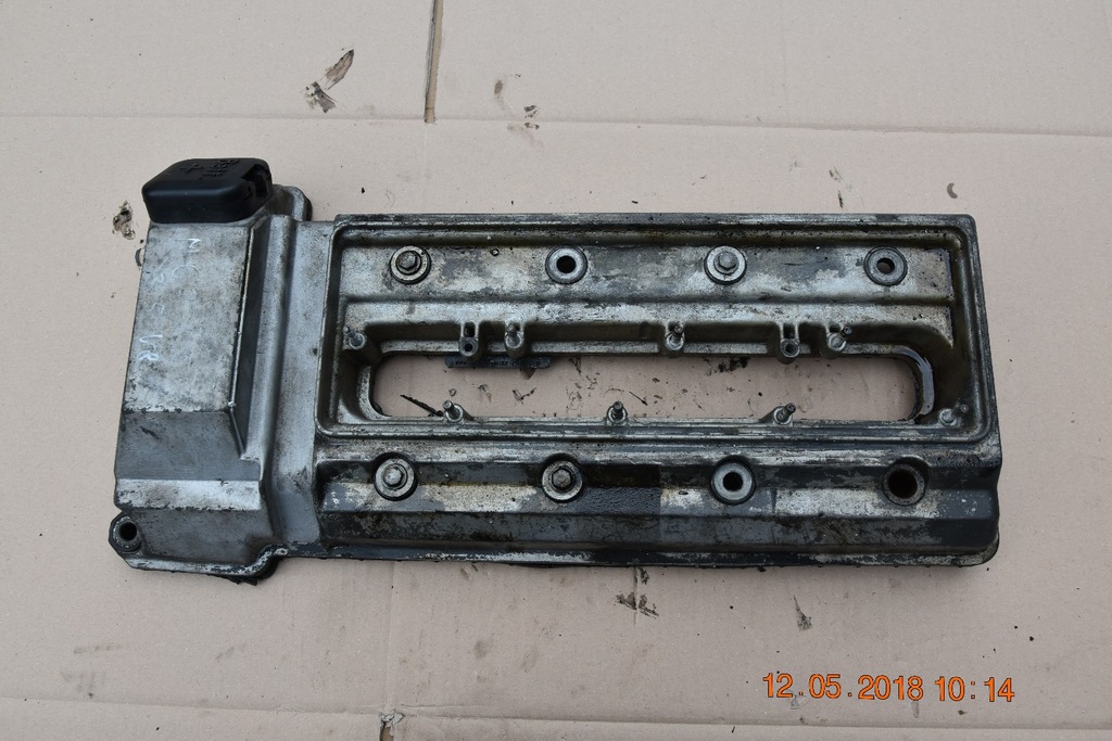BMW E38 735 V8 M62 POKRYWA ZAWORÓW 1742133