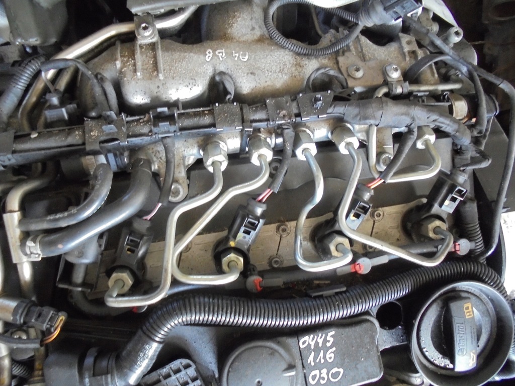 UKŁAD PALIWOWY AUDI A4 B8 2.0TDI 0445116030 CAGA